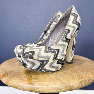 Madden Girl Black and Cream “Malley” Zigzag Textile High Heels | Size 6.5